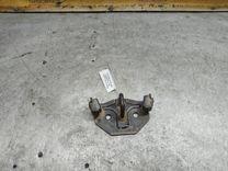 Ответная часть замка багажника F57613 Opel Vectra