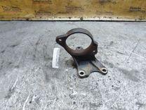 Кронштейн полуоси Q83WVR Toyota Avensis - Фото 1