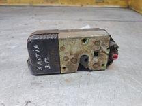 Замок двери задней правой E8XFZ0 Citroen Xantia