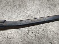 Щеткодержатель (поводок стеклоочистителя, дворник) V9D12Q Volkswagen Passat купить на авторазборке