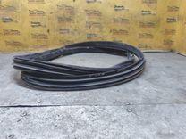 Уплотнитель двери задней правой V1L0D4 Peugeot 407 купить на авторазборке