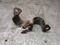 Крепление втулки стабилизатора N7A281 Toyota Yaris Verso купить с доставкой