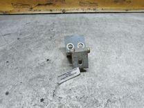 Петля двери передней левой HKUQH7 Peugeot 607 купить в магазине запчастей бу