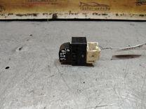 Кнопка стеклоподъемника переднего правого T2K67C Nissan Primera - Фото 2