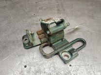 Петля двери передней правой 4SPQUE Volkswagen Passat - Фото 1