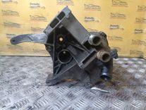 Кронштейн двигателя M2V7JY Audi A4 - Фото 3