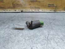 Насос (моторчик) омывателя стекла YQ9Z86 Peugeot 406 - Фото 2