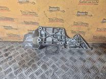 Кронштейн генератора 9QDISK Volkswagen Golf