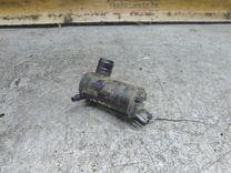 Насос (моторчик) омывателя стекла 5B2R2B Mazda Xedos 6 - Фото 2