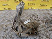 Кронштейн крепления рычага передней подвески UC1ZAQ Skoda Roomster