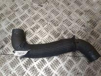 Патрубок радиатора NUVSM3 Toyota Avensis