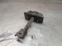 Ограничитель открывания двери передней 5VL42O Toyota Avensis