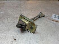 Ограничитель открывания двери задней 17LYX4 Mazda Premacy - Фото 4