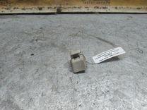 Крепление (крючок) солнцезащитного козырька 0BW6RE Opel Astra - Фото 1