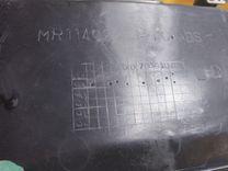 Консоль салона (кулисная часть) I79UO5 Mitsubishi Carisma undefined