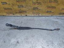 Щеткодержатель (поводок стеклоочистителя, дворник) YTW2I7 Mitsubishi Carisma купить в магазине запчастей бу