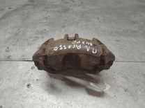 Суппорт передний левый MNTE7O Citroen Xsara Picasso