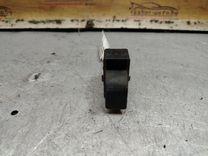 Кнопка стеклоподъемника переднего правого T2K67C Nissan Primera - Фото 1