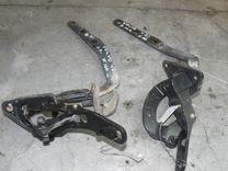 Петля крышки багажника 4HYQNE Volvo V70 - Фото 1