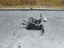 Петля двери задней правой DL8YZN Honda FR-V - Фото 1