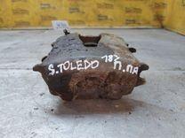 Суппорт передний правый X7V85F Seat Toledo