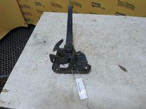 Крюк капота HP1S29 Audi A4 - Фото 1