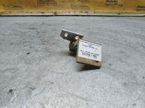 Петля двери передней правой IVZL31 Peugeot 406