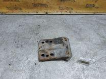 Кронштейн усилителя бампера переднего (Домик) RELT85 Audi 100