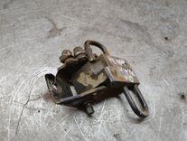 Петля двери передней правой R176Y8 Volkswagen Passat