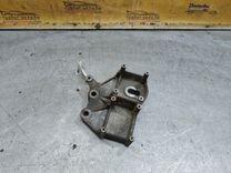 Кронштейн ECY01L Renault Laguna