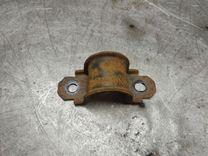 Крепление втулки стабилизатора 4IS9Q5 Ford Fusion - Фото 1