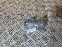 Фланец (тройник) системы охлаждения 9AL7E3 Volkswagen Caddy