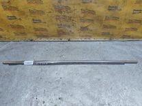 Молдинг стекла двери задней левой наружный 1IY96P Audi 100 - Фото 1