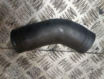 Патрубок интеркулера 4U0J4H Toyota Avensis