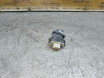 Кнопка стеклоподъемника заднего правого WUDQH6 Toyota Avensis - Фото 2