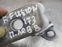 Петля двери передней левой UBMAOJ Ford Fusion undefined