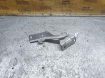 Петля капота правая W1P07A Mitsubishi Grandis купить в магазине запчастей бу