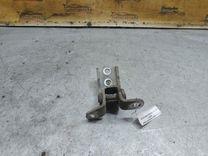 Петля двери передней правой CA8V17 Toyota Avensis купить в магазине запчастей бу