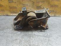 Подушка крепления КПП R3O6BU Mazda Xedos 6 - Фото 3