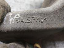 Кулак задний правый M2EUJM Volkswagen Passat undefined