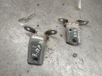 Петля двери задней правой 5Y03GM Ford Mondeo - Фото 1