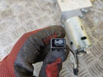 Моторчик (насос) подъема крышки багажника (3-5 двери) DROQNI Opel Insignia купить в магазине запчастей бу