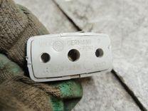 Крепление (крючок) солнцезащитного козырька 6RQ1O9 Audi A4 купить в магазине запчастей бу