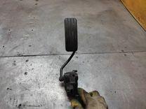 Педаль газа E3VZBP Renault Megane