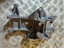 Кронштейн генератора XX1P7X Peugeot 406