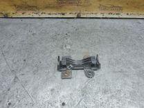 Кронштейн крепления бампера переднего WHUVDX Audi 100 - Фото 1