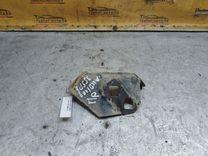 Кронштейн YA487T Audi 100