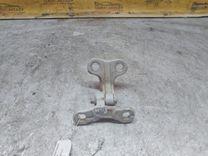 Петля двери передней правой 0Z9UTN Volvo S40