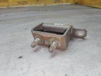 Петля крышки багажника 0MFFUG Kia Sorento - Фото 2