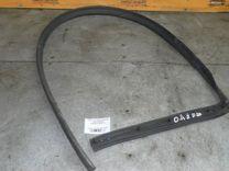 Уплотнитель двери передней правой 301839 Opel Astra